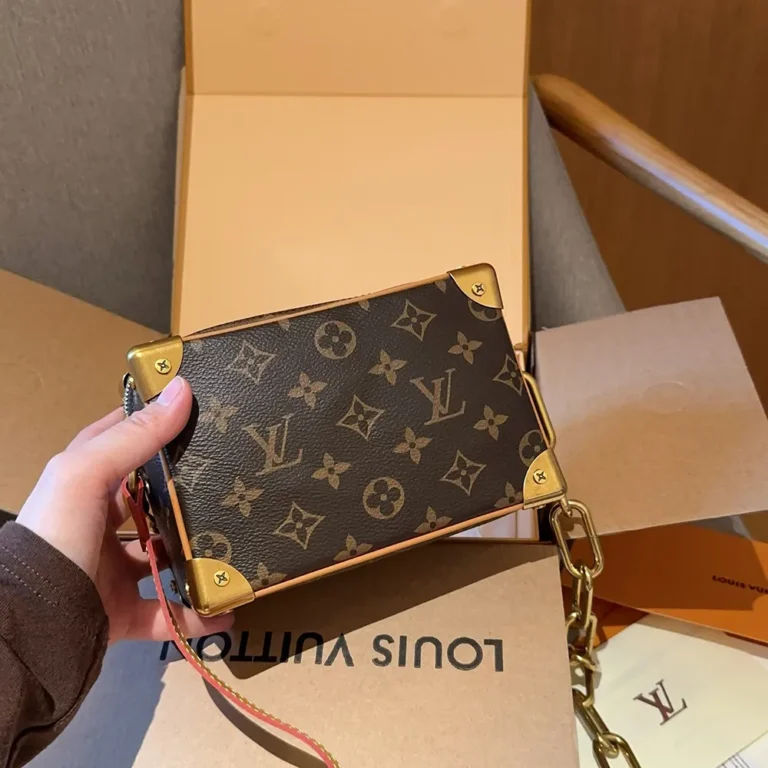 LV Louis Vuitton Soft Trunk M44480 20CM - Image 6