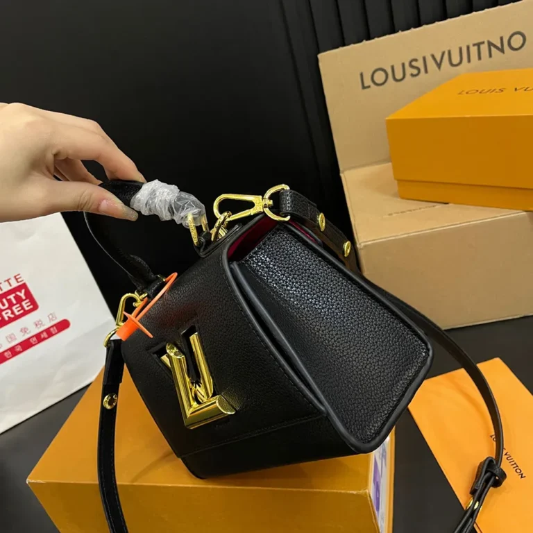 LV Louis Vuitton Twist Handbag 20*15CM - Image 3