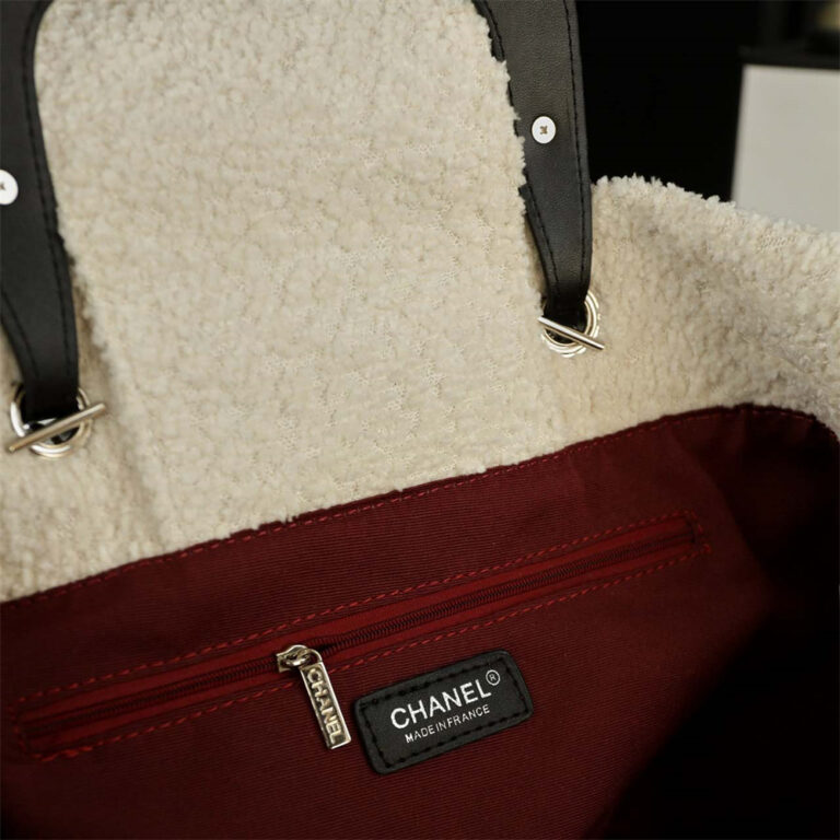 CHANEL Women Bag Shoulder Bag 41-30CM - Image 8