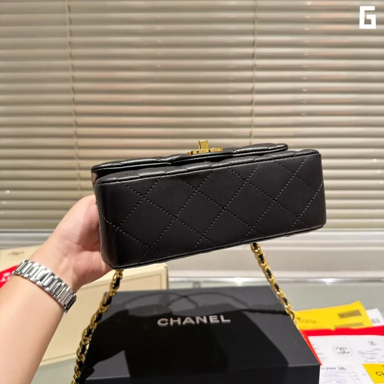 CHANEL CF Lambskin Classic Flap Bag 20CM - Image 5