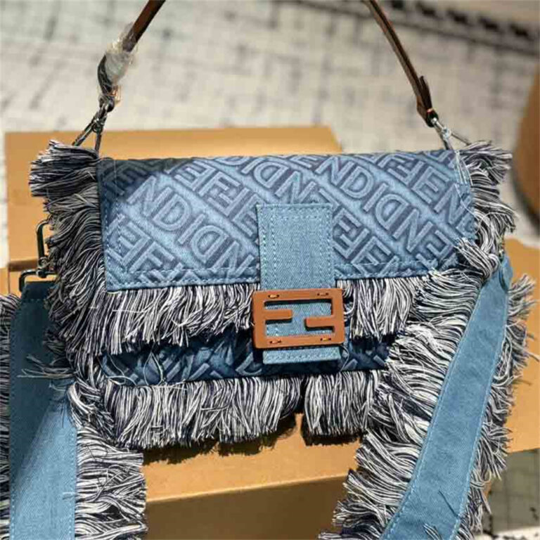 FENDI Women Bag Shoulder Bag 26-15CM