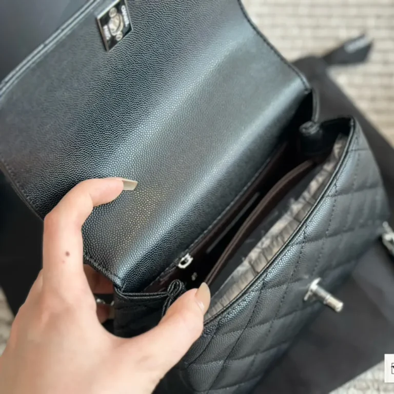 CHANEL Calfskin Coco Handle Bag 19*12CM - Image 8