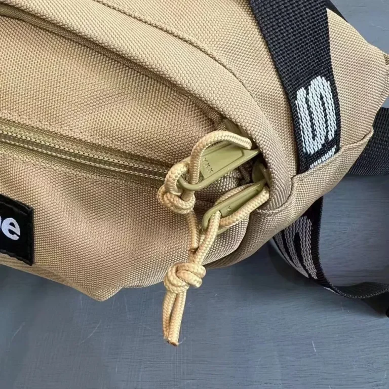 SUPREME 18SS Waist Bag - Image 4