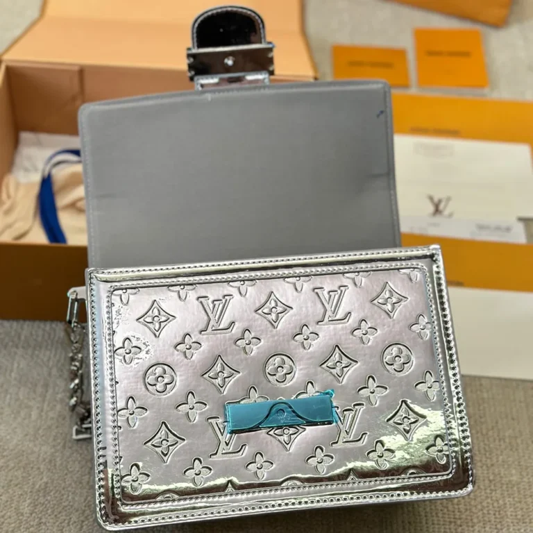 LV Louis Vuitton Dauphine Handbag 25*18CM - Image 3