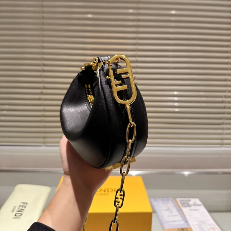 FENDI Graphy Bag 15CM - Image 3