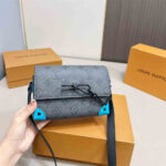 LV Women Bag Shoulder Bag 18-13CM