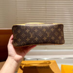 LV Louis Vuitton Boulogne Handbag 27*20CM