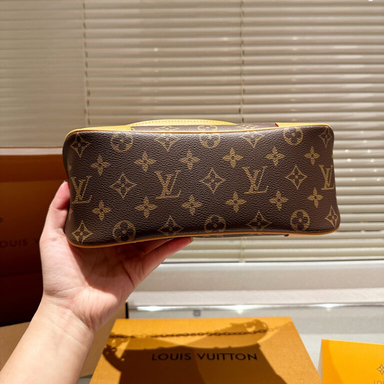 LV Louis Vuitton Boulogne Handbag 27*20CM - Image 6