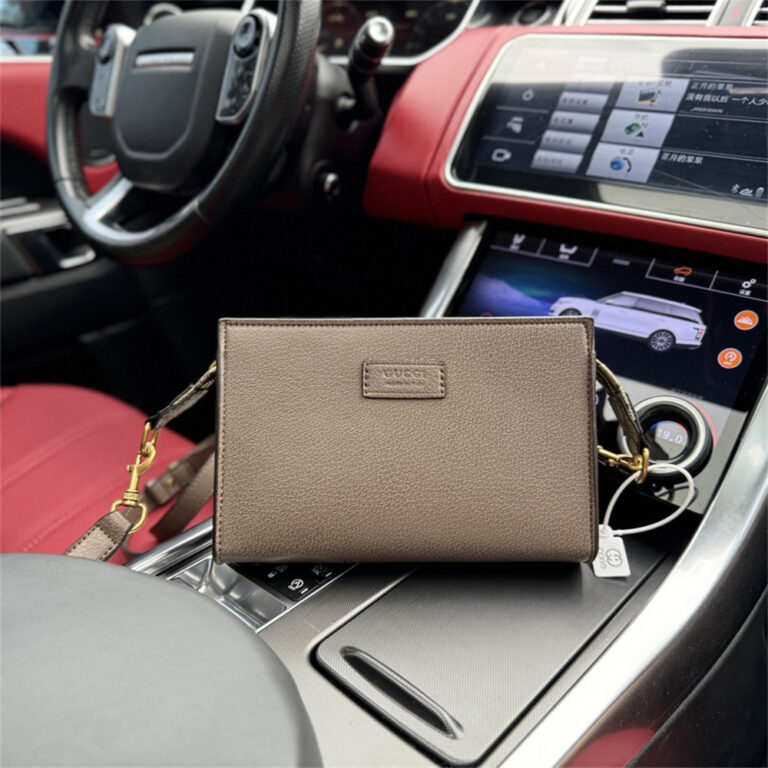 GUCCI Men Bag Handbag 22-14CM