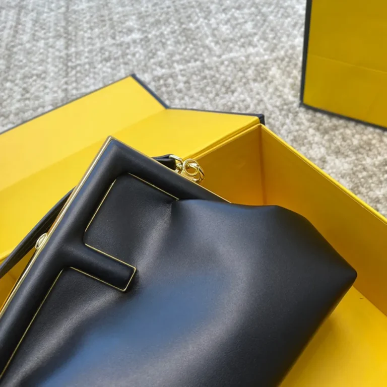 FENDI First Bag 23*17CM - Image 5
