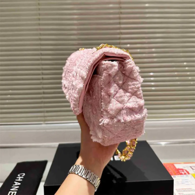 CHANEL Women Bag Shoulder Bag 25CM - Image 4