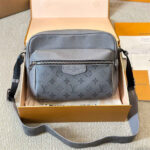 LV Men Bag Crossbody Bag 26-20-10.5CM