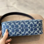 COACH Swinger Bag 23*12CM