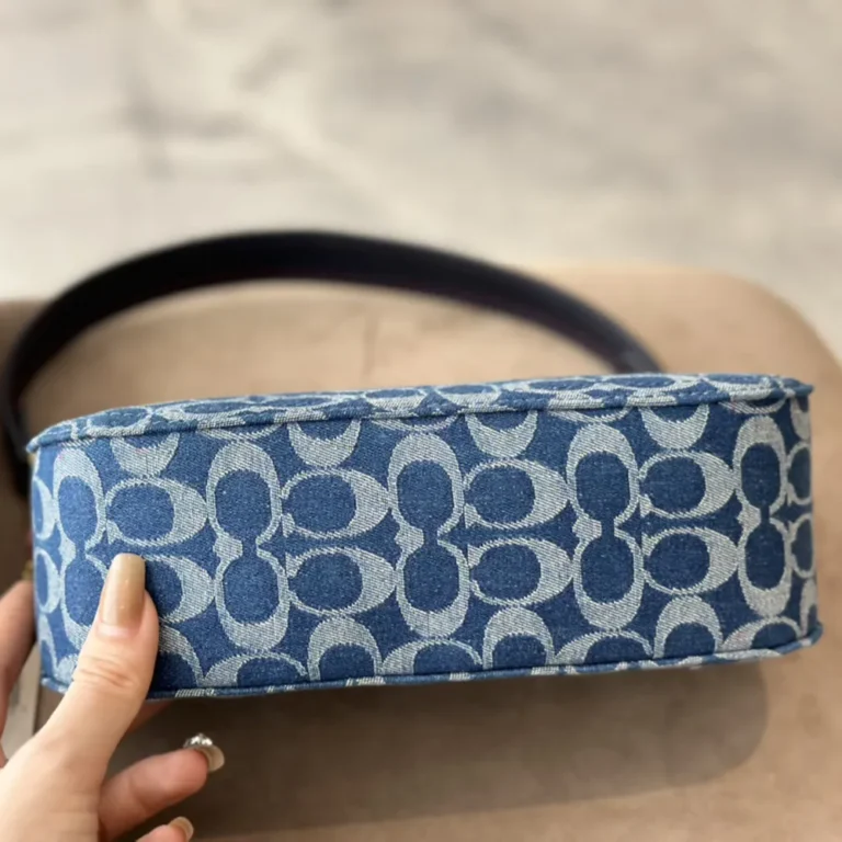 COACH Swinger Bag 23*12CM - Image 9