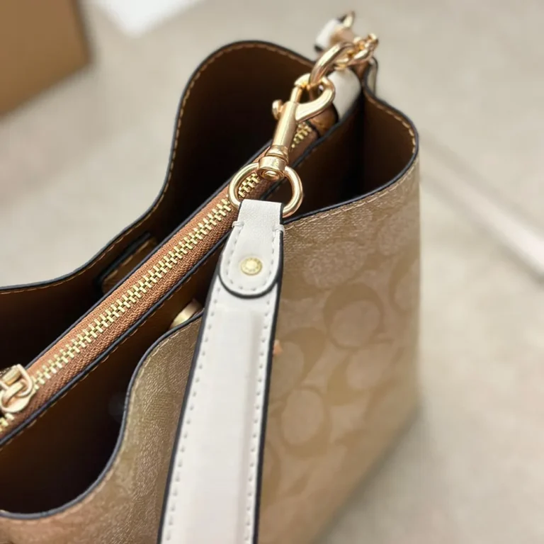 COACH Mollie Bucket Bag 20*22CM - Image 3