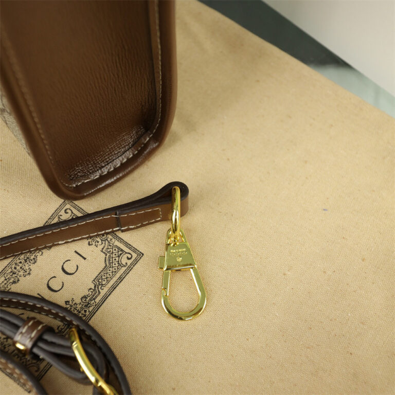 GUCCI Women Bag Crossbody Bag 20-15.5CM - Image 9