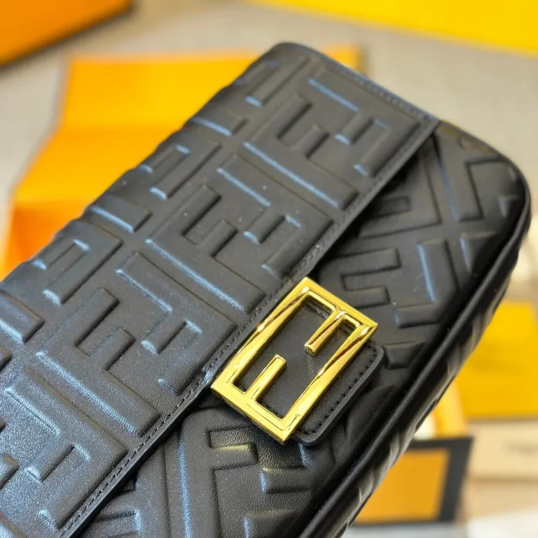 FENDI Baguette Bag 25*17CM - Image 3