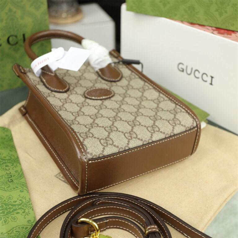 GUCCI Women Bag Crossbody Bag 20-15.5CM - Image 4