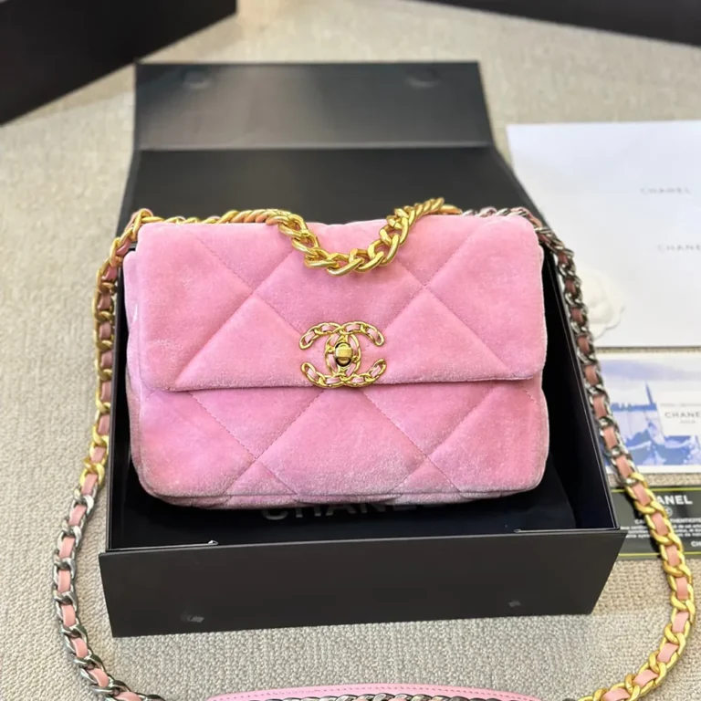 CHANEL 19 Handbag 26CM - Image 5