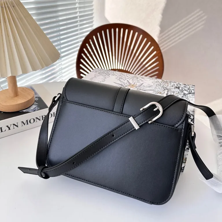 DIOR Montaigne Bag 23*18CM - Image 5