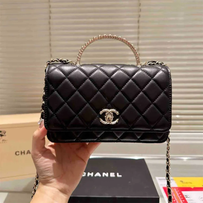 CHANEL Women Bag Shoulder Bag 19CM - Image 2