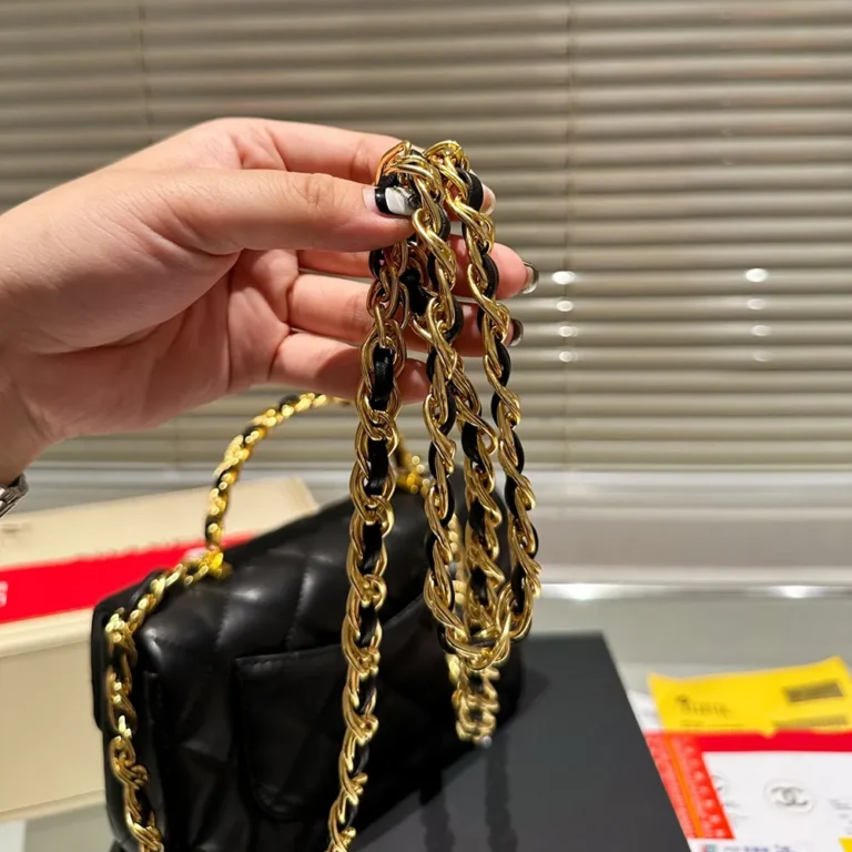 CHANEL CF Lambskin Classic Flap Bag 20CM - Image 8