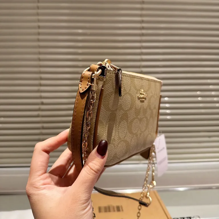 COACH Nolita Mini Bag 22*13CM - Image 4
