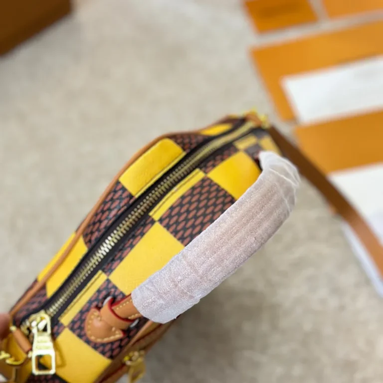 LV Louis Vuitton Chess Messenger Bag 20CM - Image 2