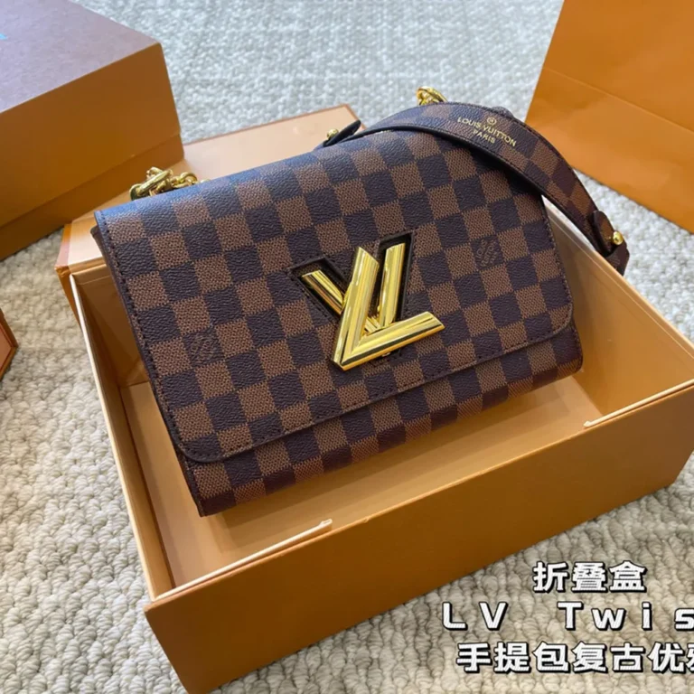 LV Louis Vuitton Twist Handbag 23*16CM