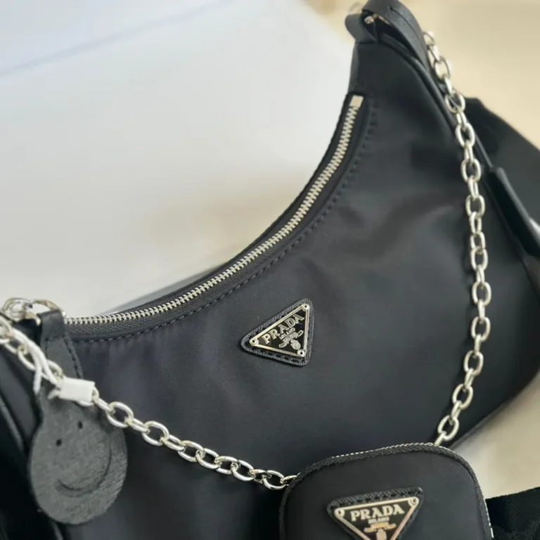 PRADA Re-Edition 2005 Re-Nylon Bag 3-in-1 23*13CM - Image 4