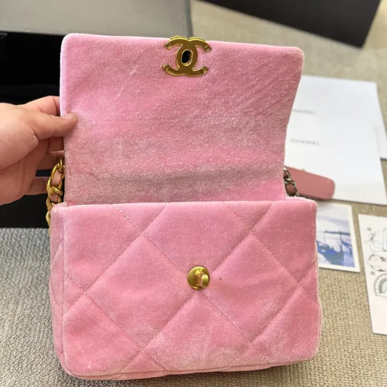 CHANEL 19 Handbag 26CM - Image 8